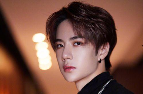 王一博吃瓜网,吃瓜网揭秘明星幕后故事