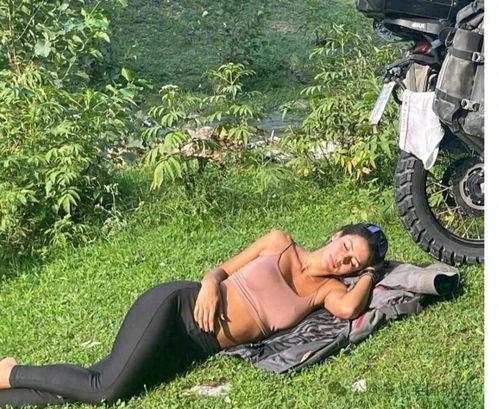 帕尔维纳吃瓜网红事件,揭秘网络舆论的狂欢与反思